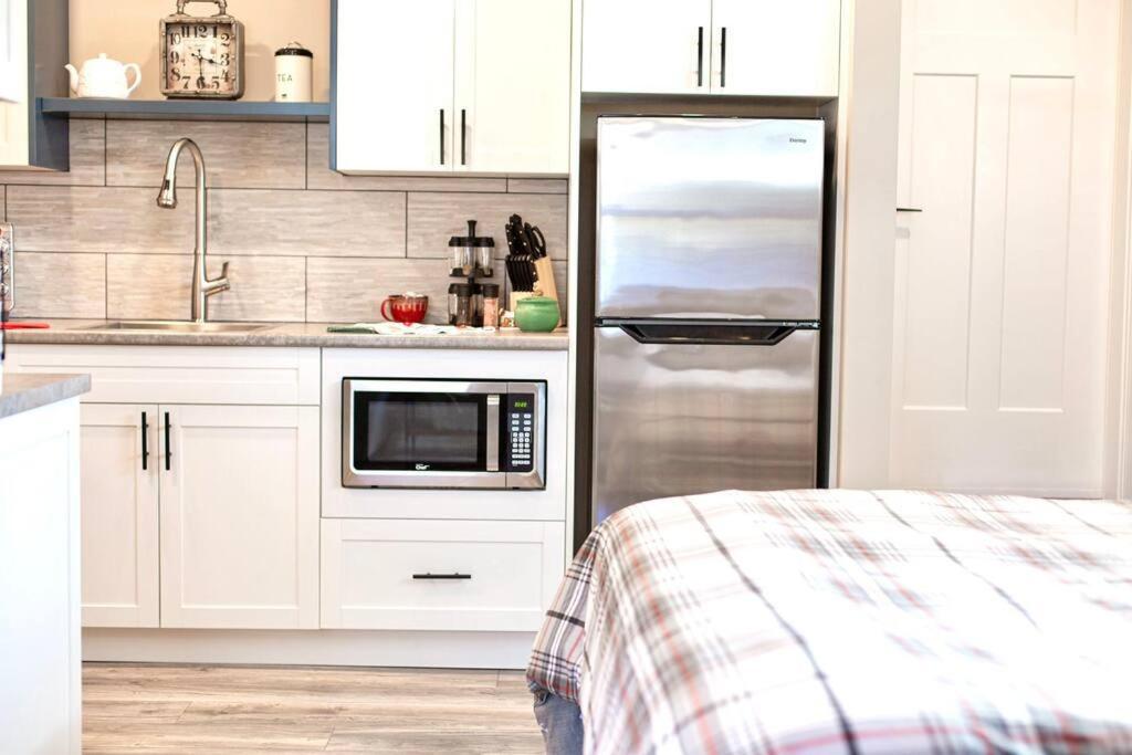 Raincoast Retreat At Shawnigan Lake! Экстерьер фото
